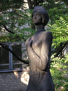 450px-Donetsk_medsestra_02