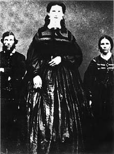 Anna_Swan_with_her_parents